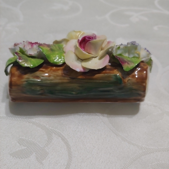 Thorley Bone China Log w/Flowers - Picture 6 of 10